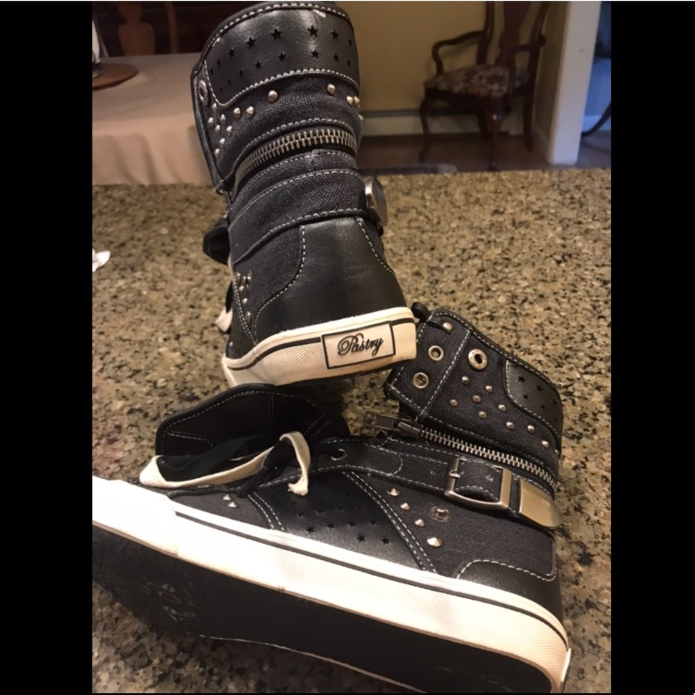 Pastry fold over high tops